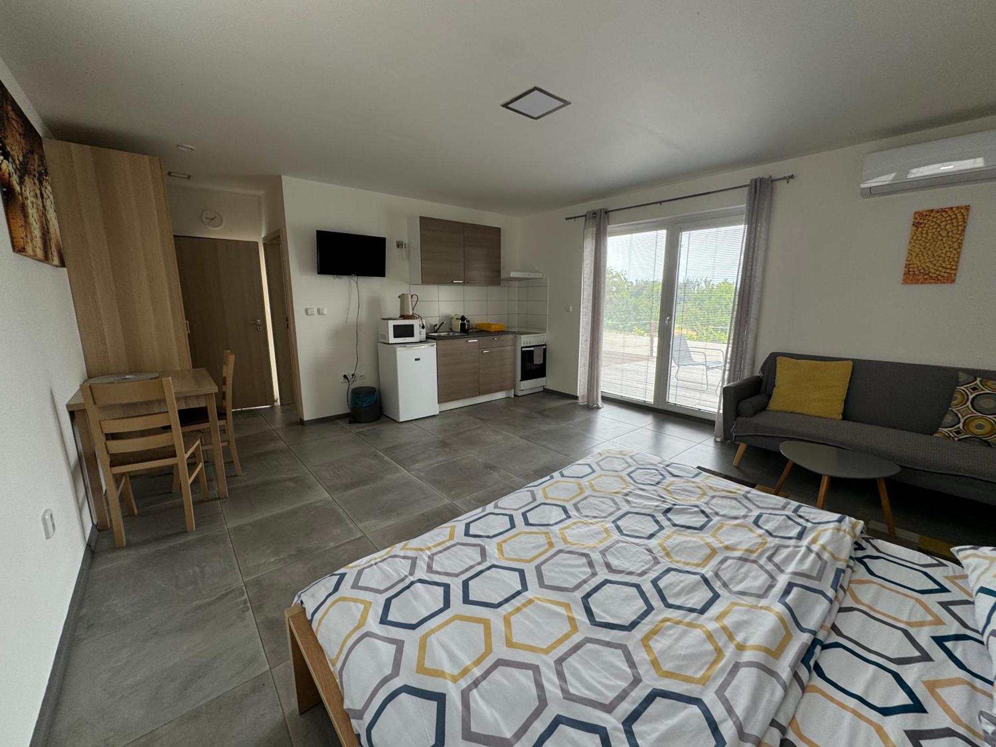 Apartmany Miromar Podivin Ngoại thất bức ảnh
