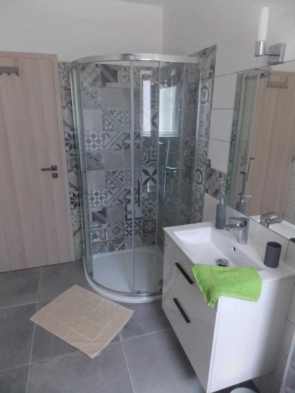 Apartmany Miromar Podivin Ngoại thất bức ảnh